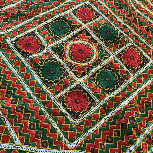 Mirrored Embroidery Wall Tapestry Orange & Green Embroidered Table Cover India - Picture 4 of 7